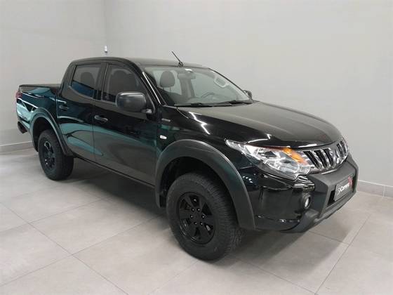 MITSUBISHI L200 TRITON 2.4 16V TURBO DIESEL OUTDOOR GLS CD 4X4 AUTOMÁTICO